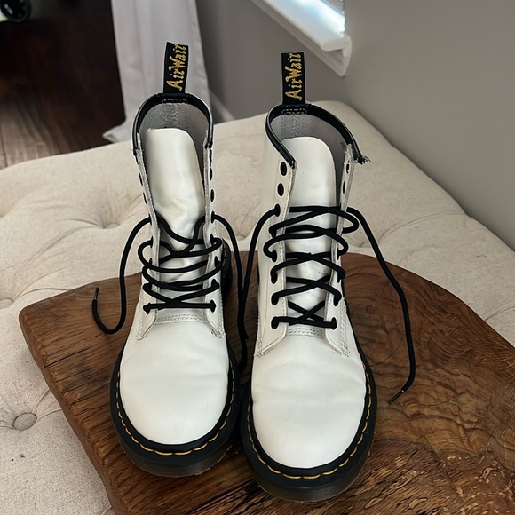White Dr. Martens size 8 - Picture 1 of 3